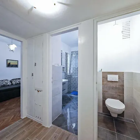 Apartment Center